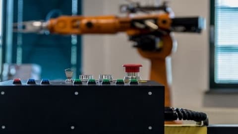 Berufsporträt Elektroniker (Automatisierungs- und Systemtechnik)*